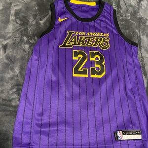 Nike NBA Swingman Youth Lakers Jersey (Lebron James)